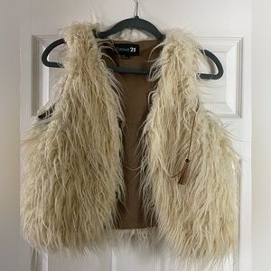 Forever 21 large 70’s style faux fur vest